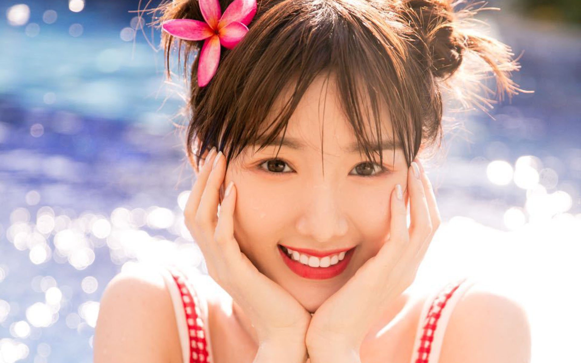 爱游戏app-城市夜跑灯光盛典，点亮夜空的运动狂欢，夜光跑道实景